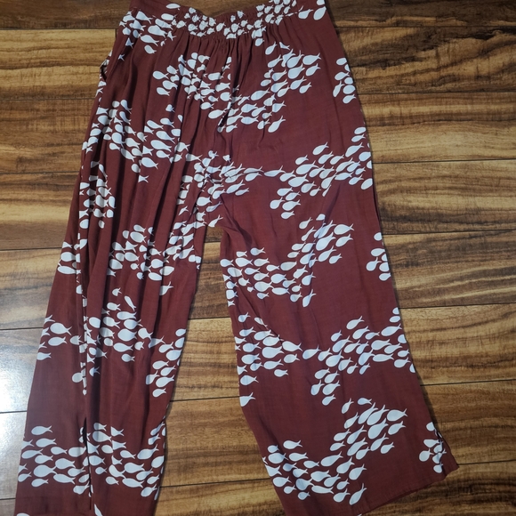 Ava Sky Maroon Wide Leg Pants with White Fish Print - Picture 6 of 7